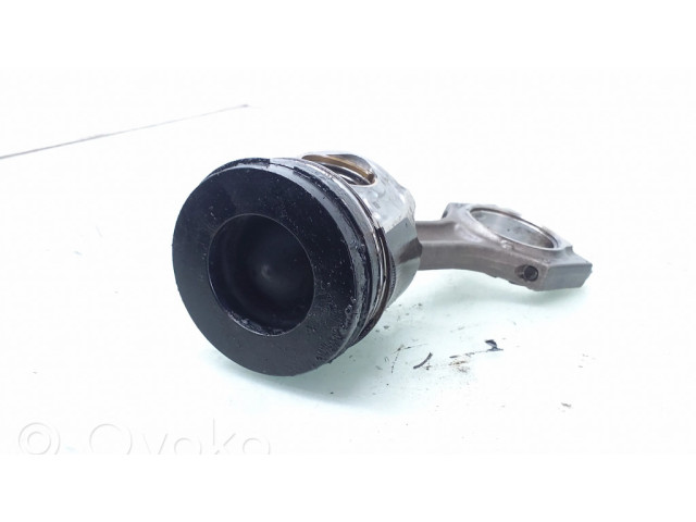 Píst BMW 5 G30 G31 pro naftový motor 2.0 B47d20a