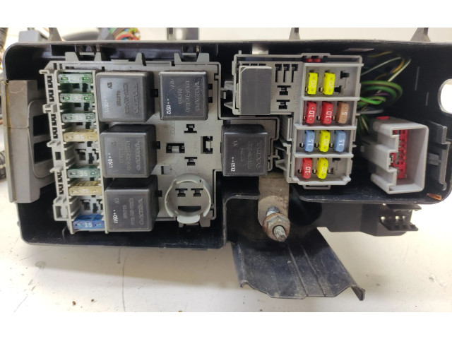 Блок предохранителей  30728132, 30728133   Volvo XC90    