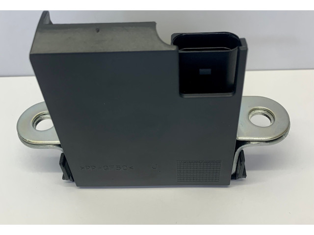 Замок багажника 5K0827505A, 5M0827505    Volkswagen Golf VI 2008 - 2013 года