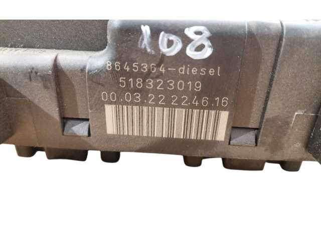 Блок предохранителей 518323019, 8645364   Volvo V70    