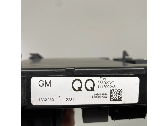 Pojistková skříňka 13302301, 365927271 Opel Astra 2012