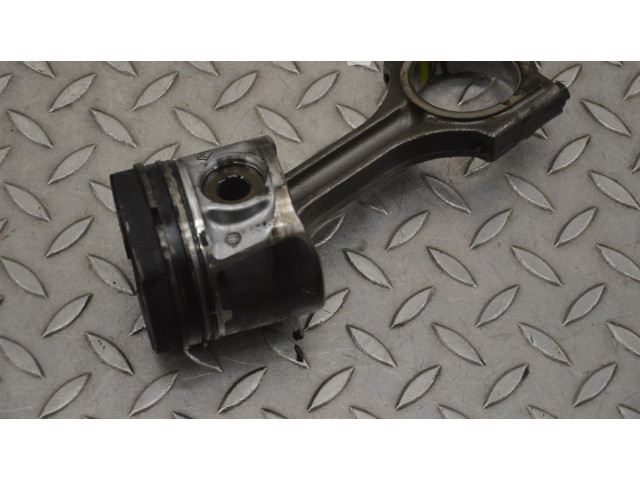 Píst W1275 Opel Vivaro G9U 630