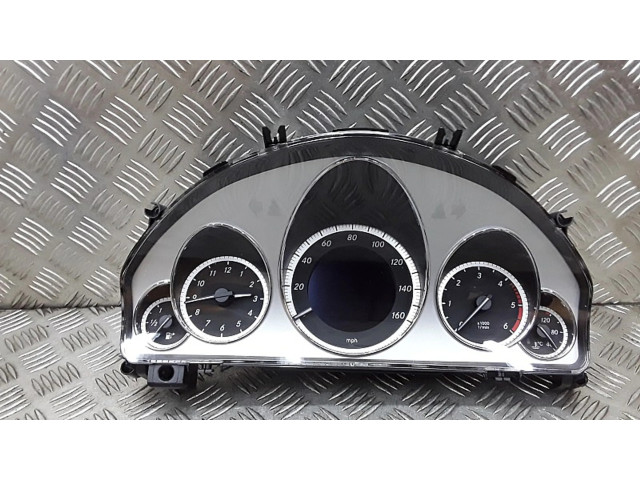 Přístrojová deska Mercedes-Benz E C207 W207 2012 A2C53257171