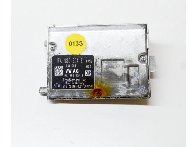 Vaizdo kamera priekiniame bamperyje