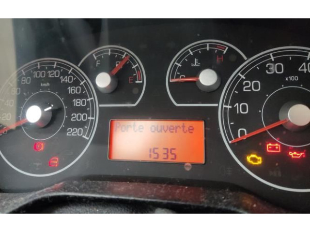 Моторчик заднего дворника 0000051757867 Fiat Grande Punto