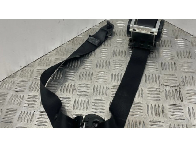 Передний ремень безопасности