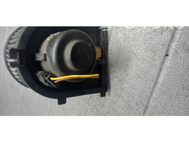 Вентилятор печки       Volkswagen Golf III