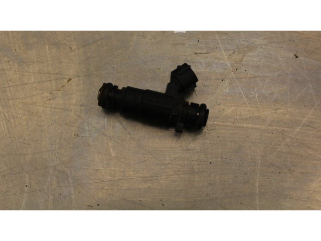 Форсунка 9260930005    Hyundai Getz  G4EA 