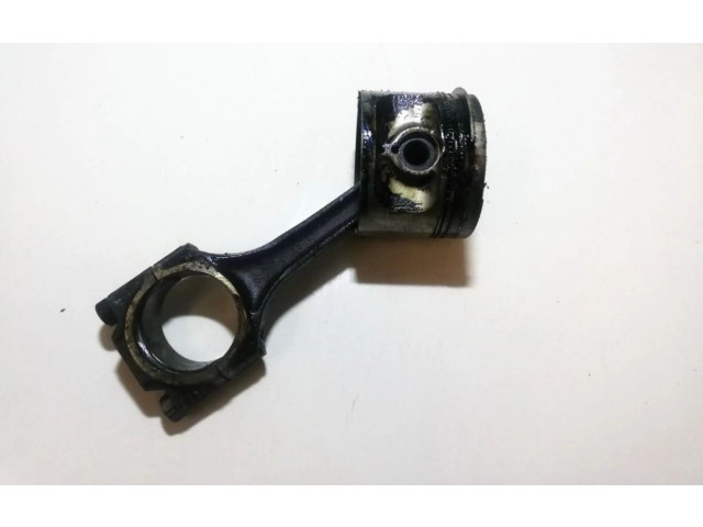  Поршень с шатуном    Volkswagen PASSAT B2  