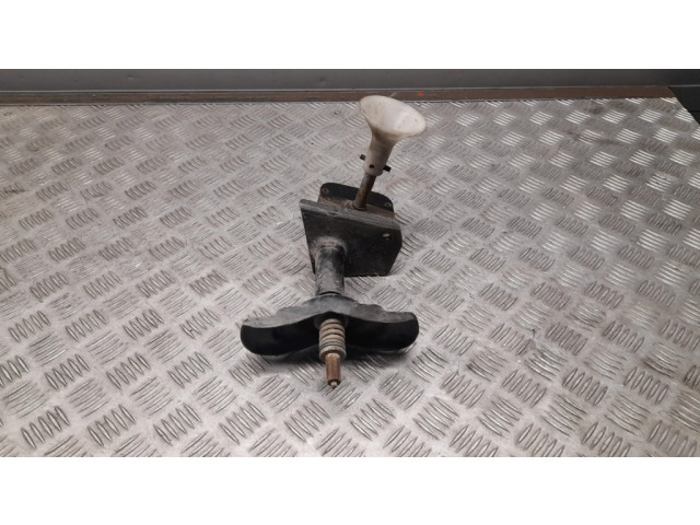 Крепежный винт (запасное колесо)