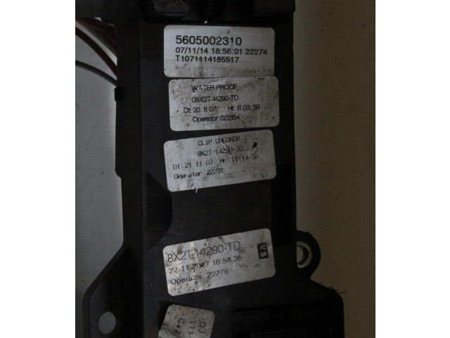 Блок предохранителей 8X2T14290TD Jaguar XF X250