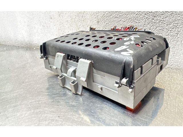 Pojistková skříňka 24412497 Opel Zfira A 2000