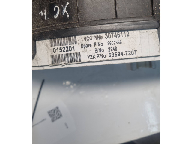 Панель приборов 30746112, 69594720T Volvo V70