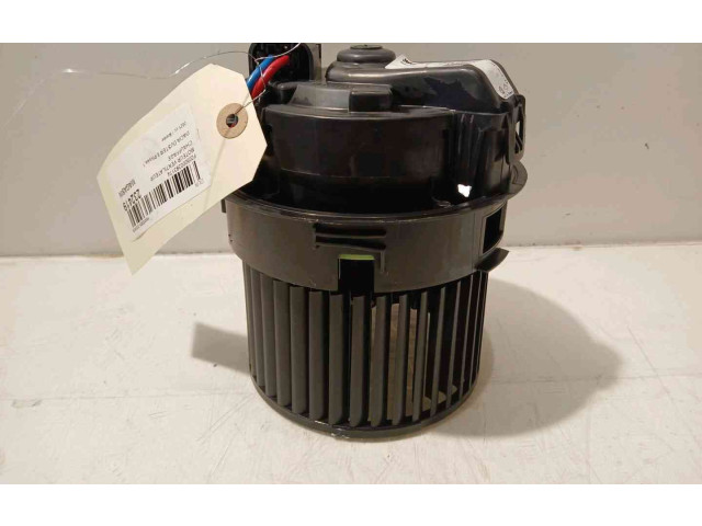 Вентилятор печки 272104185R Dacia Duster II