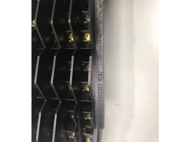 Pojistková skříňka 1245402050 Mercedes-Benz E W124 1992