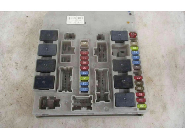 Блок предохранителей 194747A, 194747A   Renault Clio III    