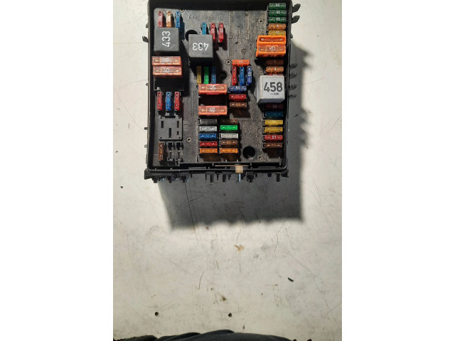 Блок предохранителей  1K0937804B, 1K0937800C   Volkswagen Touran I    