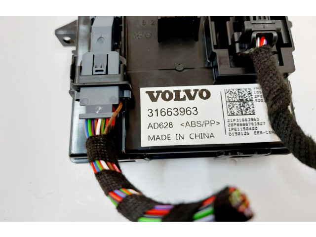 Турбина Блок управления кондиционером Volvo XC40  31663963         