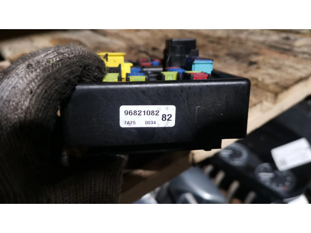 Блок предохранителей 96821082   Chevrolet Captiva    