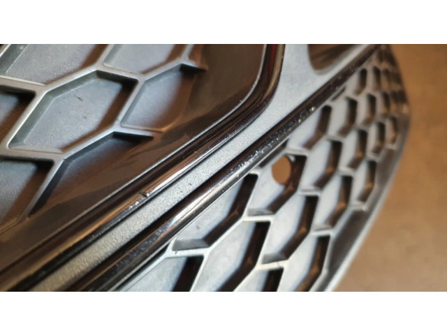 Нижняя решётка (из трех частей) Audi A3 S3 8V 2013-2019 года 8V3807681      