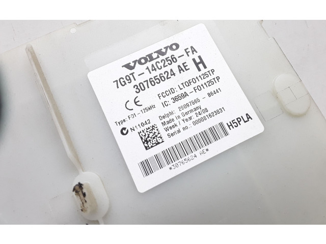 Блок предохранителей 30765624, 30765624AE Volvo V70