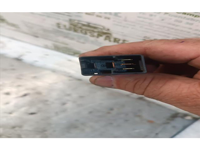 Pojistková skříňka 25230 Nissan Navara D40 2001