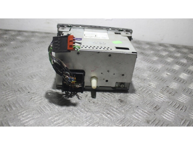 Радио/ проигрыватель CD/DVD / навигация