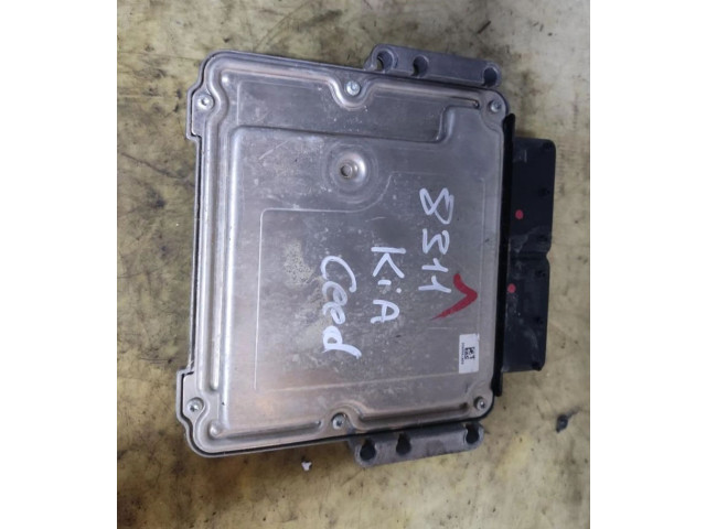 Блок управления двигателем Блок управления 0281032126   KIA Ceed