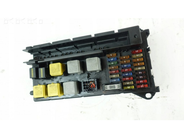 Блок предохранителей 9065450101   Volkswagen Crafter    