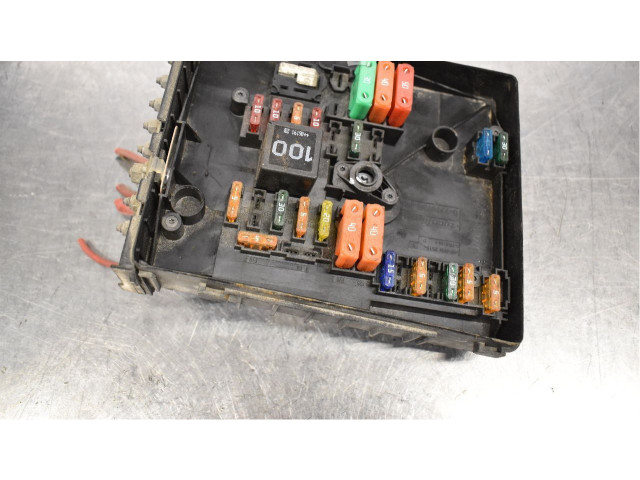 Pojistková skříňka 3C8937049AC Volkswagen Caddy 2006