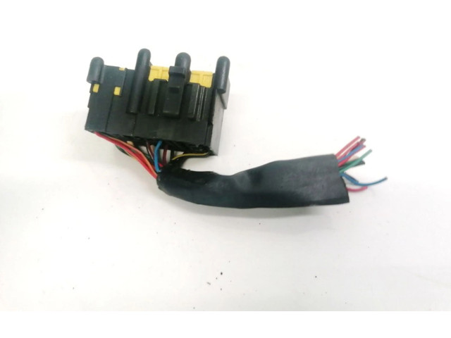   Pojistková skříňka    Toyota Carina T190 1993