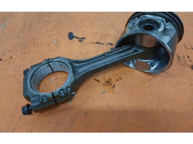 Píst 028H, 028H Volkswagen PASSAT B5.5