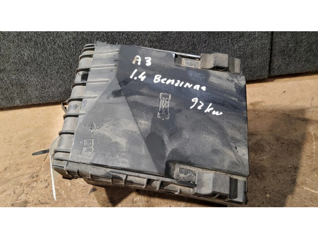 Pojistková skříňka 1K0937629A Audi A3 S3 8P 2009