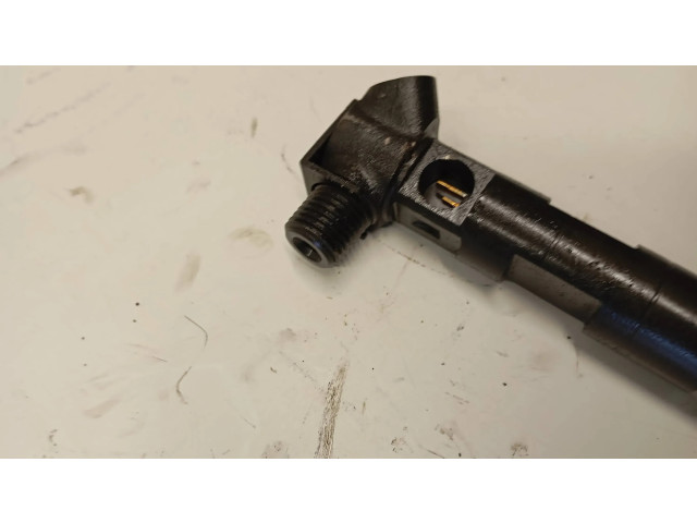 Vstřikovač A6510704987, 28362997 Mercedes-Benz C W204 pro naftový motor 2.1 A651