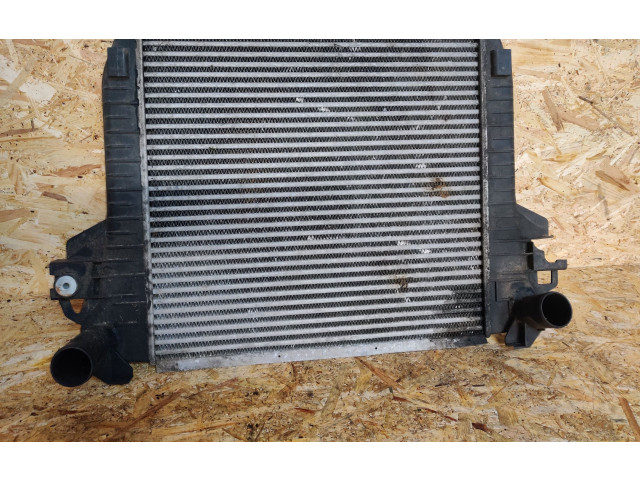 Интеркулер  3043858   Jeep Cherokee 2.8