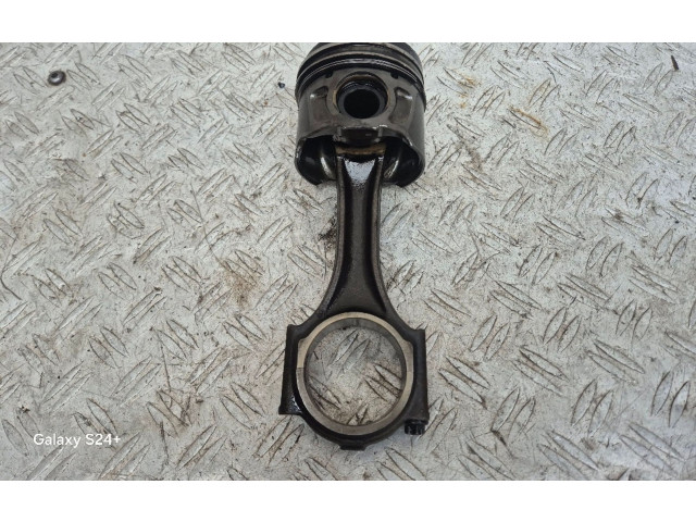 Поршень с шатуном 19N4, 897 Mitsubishi Outlander