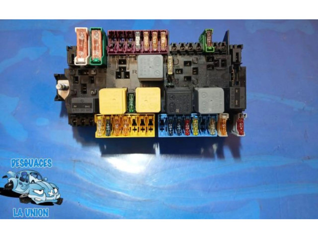 Pojistková skříňka A2469067100 Mercedes-Benz GLA W156 2013