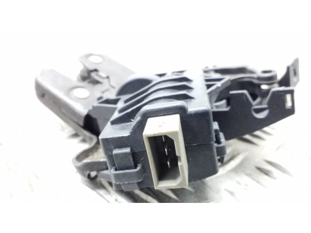 Замок задней крышки