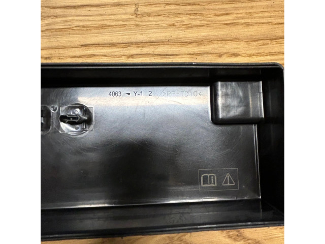 Блок предохранителей     Honda HR-V    