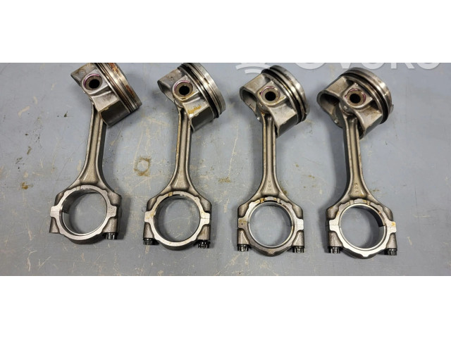 Поршень с шатуном Lexus IS III XE30