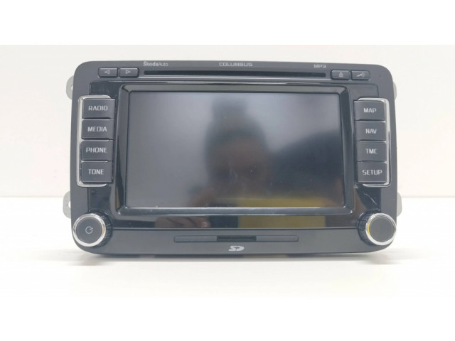 Радио/ проигрыватель CD/DVD / навигация