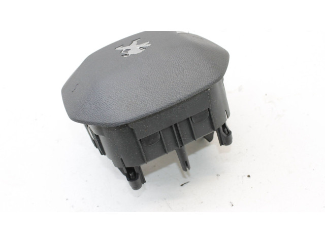 Подушка безопасности водителя 98255207ZD   Peugeot 2008 II