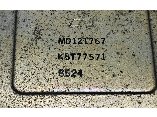 Блок управления двигателя MD121767, K8T77571   Mitsubishi Galant