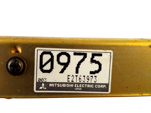 Блок управления двигателем Блок управления MD330975, E2T63973 Mitsubishi FTO