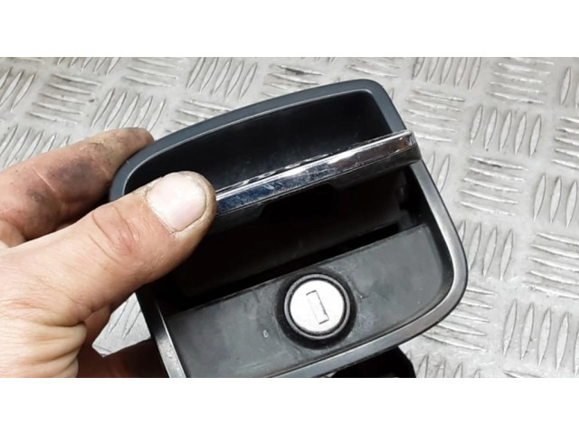 Ручка задней крышки