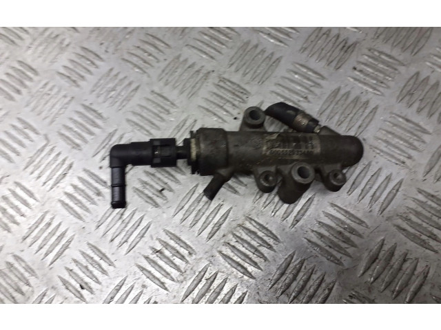 Vstřikovací lišta 000552033450   Opel Zafira B     