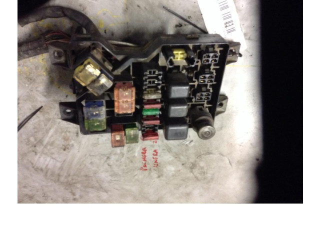   Pojistková skříňka    Mitsubishi Pajero 1990