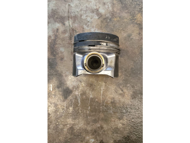  Поршень    Skoda Superb B6 (3T)  