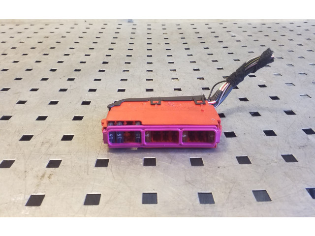   Pojistková skříňka 4F1941824B   Audi A5 8T 8F 2007