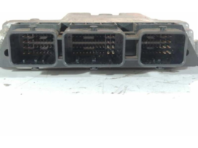 Блок управления двигателя 8692329   Volvo V50